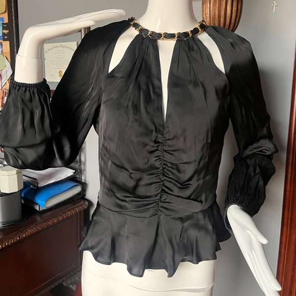 NWT Veronica Beard Yulita chain cut-out top, black, size 6 - Picture 2 of 9
